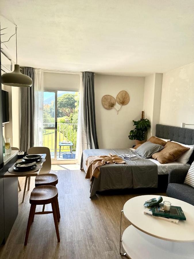 Minerva Estudio Suite La Biznaga , Beach And Pool เบนัลมาเดนา ภายนอก รูปภาพ